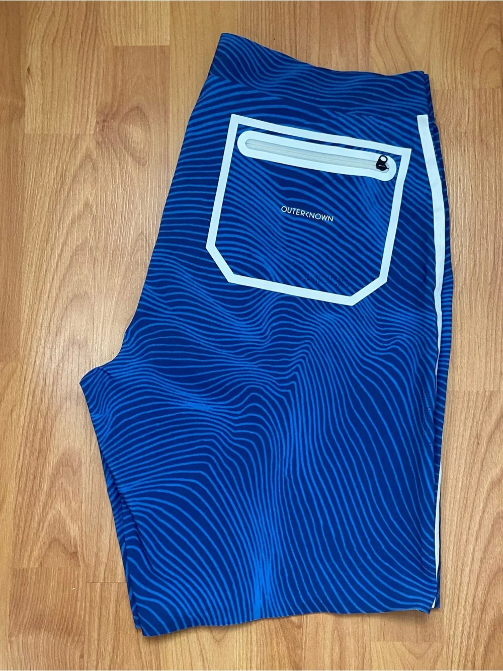 Outerknown Surfer Outdoor Costal Wave Pattern Swim Trunks Men’s 32